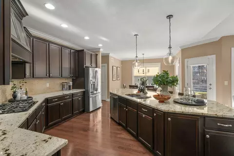 Kitchen - 2270 Maple Leaf Cir, Blacklick, OH 43004 photo 10 of 11