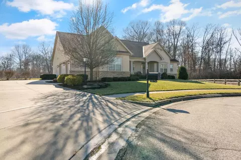 Exterior - 2270 Maple Leaf Cir, Blacklick, OH 43004 photo 4 of 13