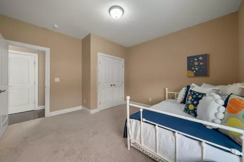 Bedroom - 2270 Maple Leaf Cir, Blacklick, OH 43004 photo 4 of 13