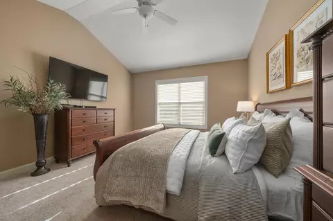 Bedroom - 2270 Maple Leaf Cir, Blacklick, OH 43004 photo 6 of 13