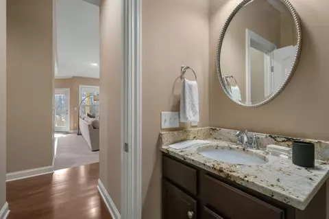 Bath - 2270 Maple Leaf Cir, Blacklick, OH 43004 photo 4 of 10