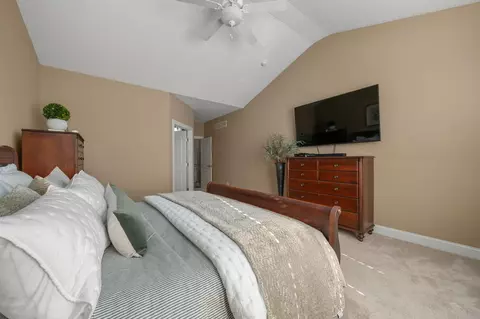 Bedroom - 2270 Maple Leaf Cir, Blacklick, OH 43004 photo 8 of 13
