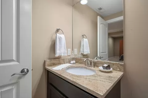 Bath - 2270 Maple Leaf Cir, Blacklick, OH 43004 photo 10 of 10