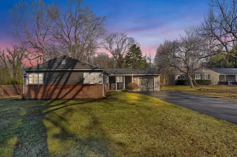 340 W South St, Worthington, OH 43085