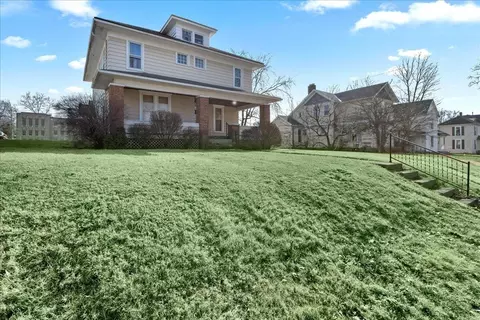 528 N Madriver St, Bellefontaine, OH 43311