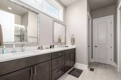 Bath - 1636 Villa Way, Powell, OH 43065 photo 1 of 4