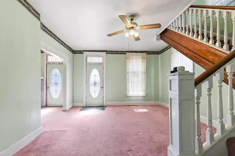 Entry Way - 134 E Mill St, Circleville, OH 43113 photo 1 of 3