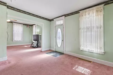 Bedroom - 134 E Mill St, Circleville, OH 43113 photo 1 of 5