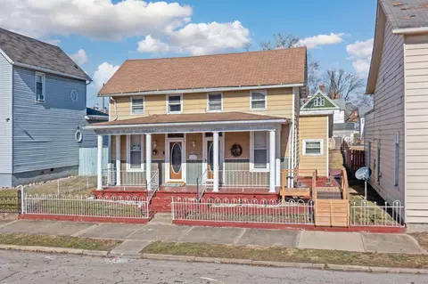 Exterior - 134 E Mill St, Circleville, OH 43113 photo 3 of 8