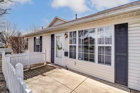 Exterior - 1323 Hillview Cir E, Newark, OH 43055 photo 3 of 6