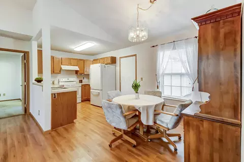 Kitchen - 1323 Hillview Cir E, Newark, OH 43055 photo 1 of 5