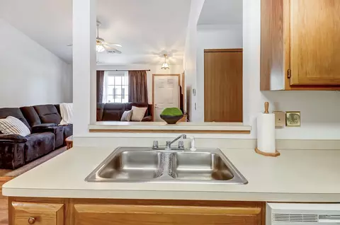 Kitchen - 1323 Hillview Cir E, Newark, OH 43055 photo 5 of 5