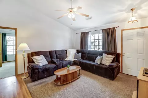 Living - 1323 Hillview Cir E, Newark, OH 43055 photo 2 of 3