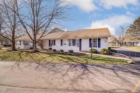 1323 Hillview Cir E, Newark, OH 43055