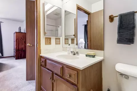 Bath - 1323 Hillview Cir E, Newark, OH 43055 photo 1 of 5