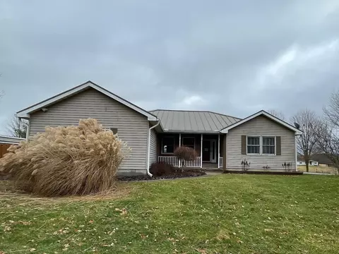 8850 Grove Church Rd, Gambier, OH 43022