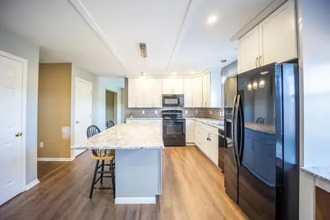 Kitchen - 3322 Gooding Rd, Marion, OH 43302 photo 2 of 4