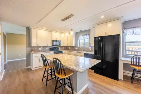 Kitchen - 3322 Gooding Rd, Marion, OH 43302 photo 3 of 4