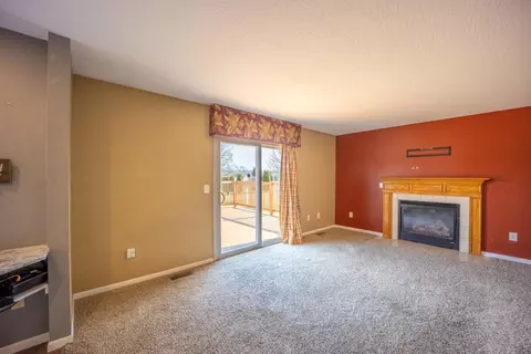 Living - 3322 Gooding Rd, Marion, OH 43302 photo 2 of 4