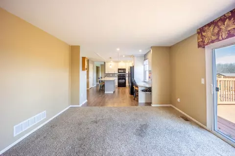 Living - 3322 Gooding Rd, Marion, OH 43302 photo 3 of 4