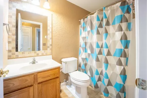 Bath - 3322 Gooding Rd, Marion, OH 43302 photo 3 of 3