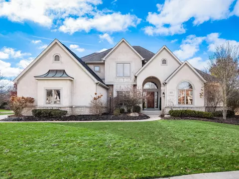 8235 Chippenham Dr, Dublin, OH 43016