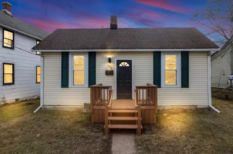 566 E Locust St, Lancaster, OH 43130 photo 1