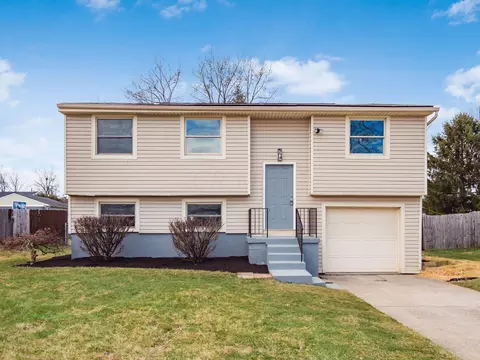 2293 Turquoise Dr, Grove City, OH 43123