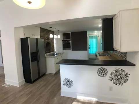 Kitchen - 420 S State St, Marion, OH 43302 photo 2 of 7
