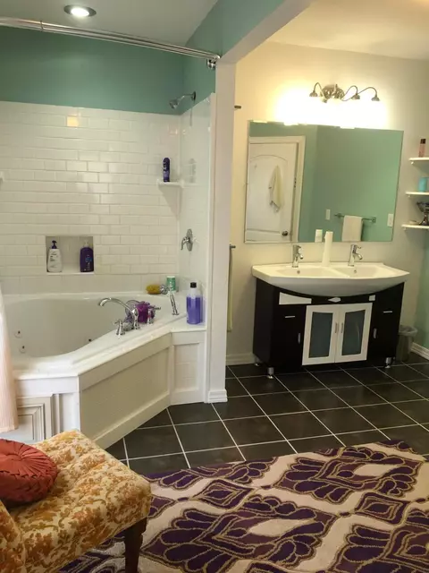 Bath - 420 S State St, Marion, OH 43302 photo 3 of 4