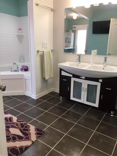 Bath - 420 S State St, Marion, OH 43302 photo 2 of 4