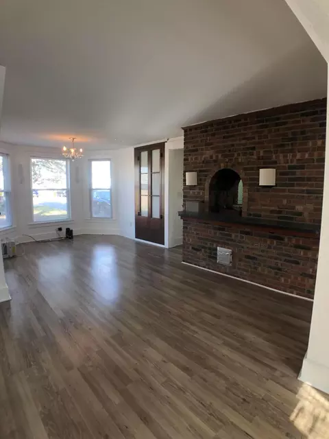 Living - 420 S State St, Marion, OH 43302 photo 1 of 2
