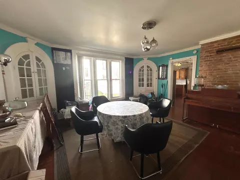 Dining - 143 W Union St, Circleville, OH 43113 photo 2 of 2