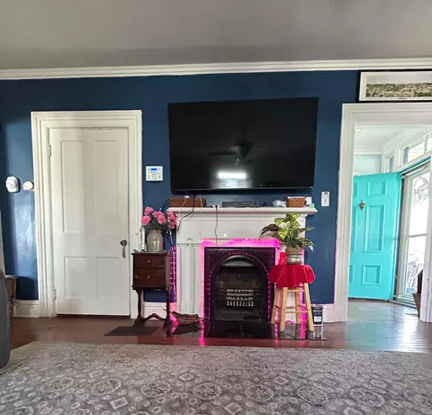 Living - 143 W Union St, Circleville, OH 43113 photo 1 of 4