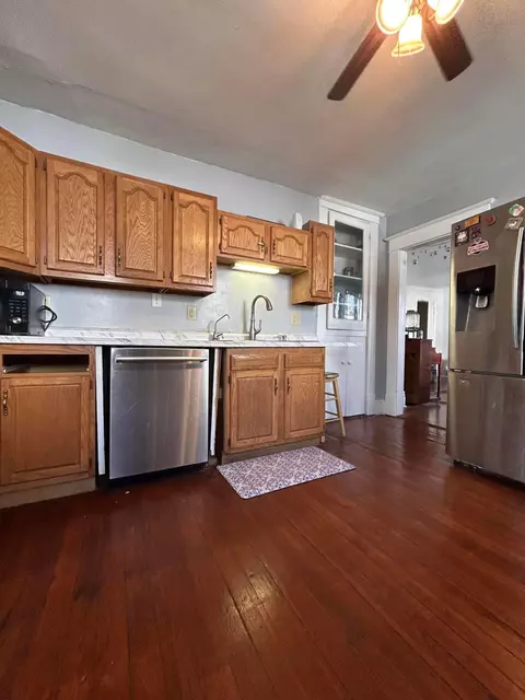 Kitchen - 143 W Union St, Circleville, OH 43113 photo 5 of 5