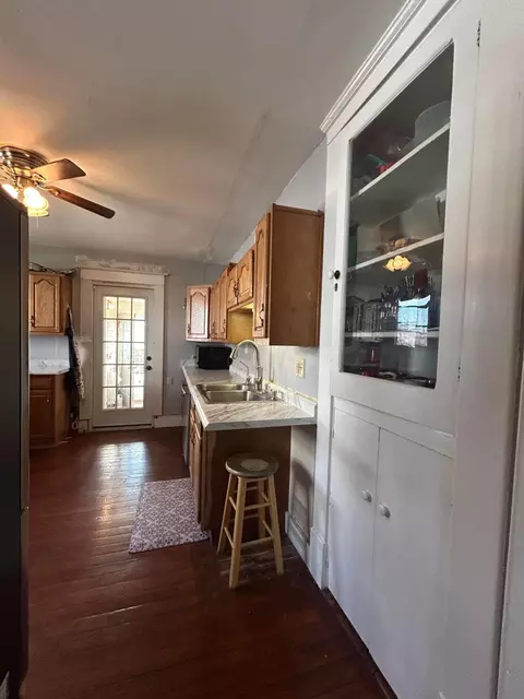 Kitchen - 143 W Union St, Circleville, OH 43113 photo 1 of 5
