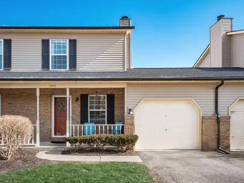 1202 Worthington Woods Blvd #15, Columbus, OH 43085