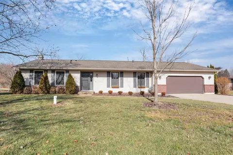 3900 Mayfair Dr, Grove City, OH 43123