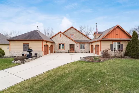 5727 Kempton Run Ct, Columbus, OH 43235