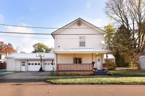 319 Race St, Dover, OH 44622
