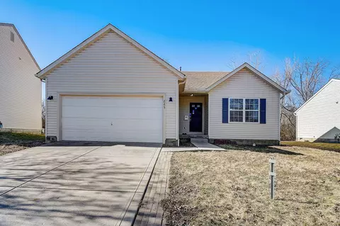 865 Crevis Ln, Columbus, OH 43228