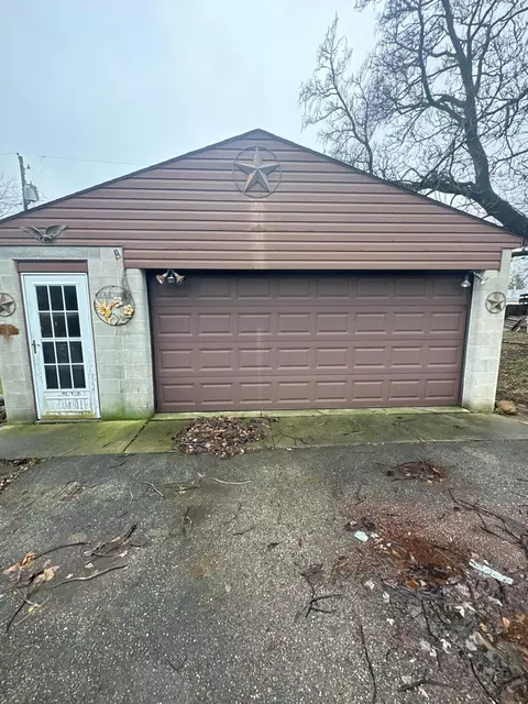 1355 Clarfield Ave, Columbus, OH 43207