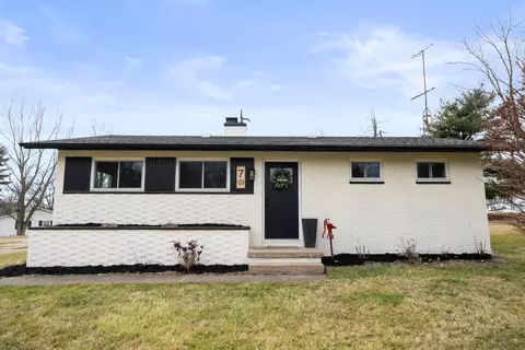 7 N Village Dr, Utica, OH 43080