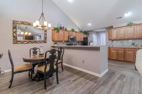 186 Jamie Lynn Cir, Pickerington, OH 43147