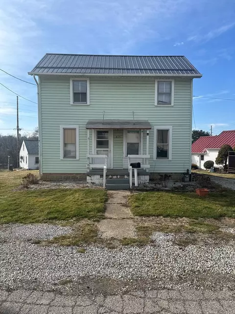 615 N Spring St, Loudonville, OH 44842