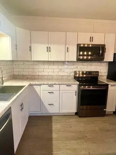Kitchen - 97 E 6th St, Fredericktown, OH 43019 photo 5 of 7