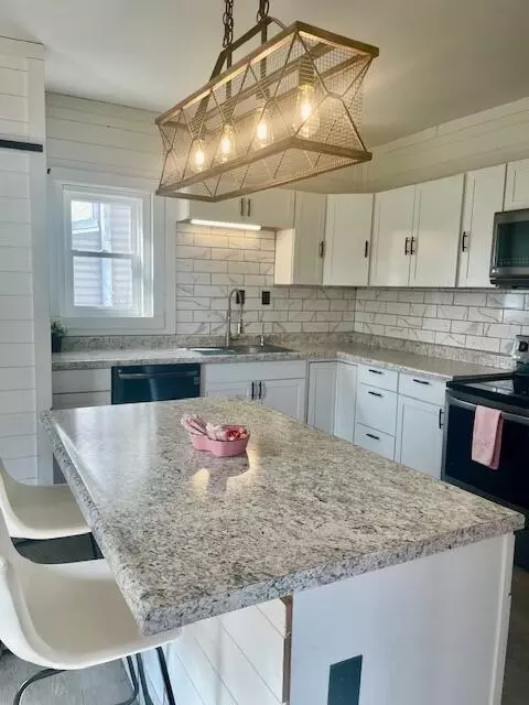 Kitchen - 97 E 6th St, Fredericktown, OH 43019 photo 6 of 7