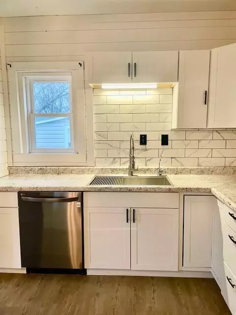 Kitchen - 97 E 6th St, Fredericktown, OH 43019 photo 3 of 7