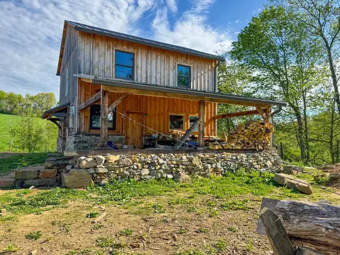 9220 N River Rd E, Dresden, OH 43821 photo 1