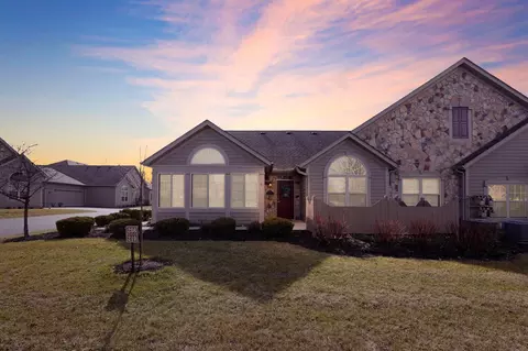 208 Jamie Lynn Cir, Pickerington, OH 43147